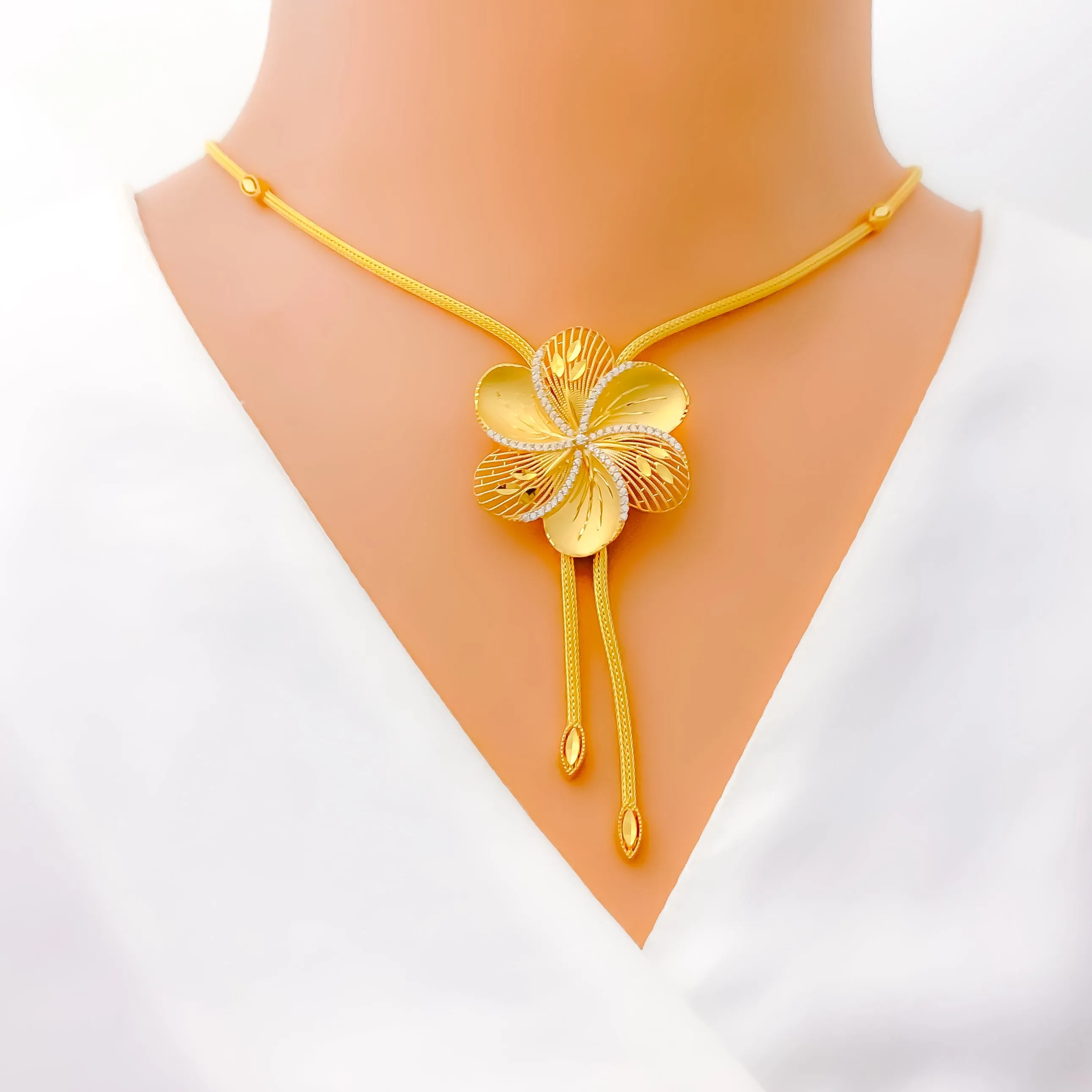 Alternating Satin Finish Floral Necklace Set