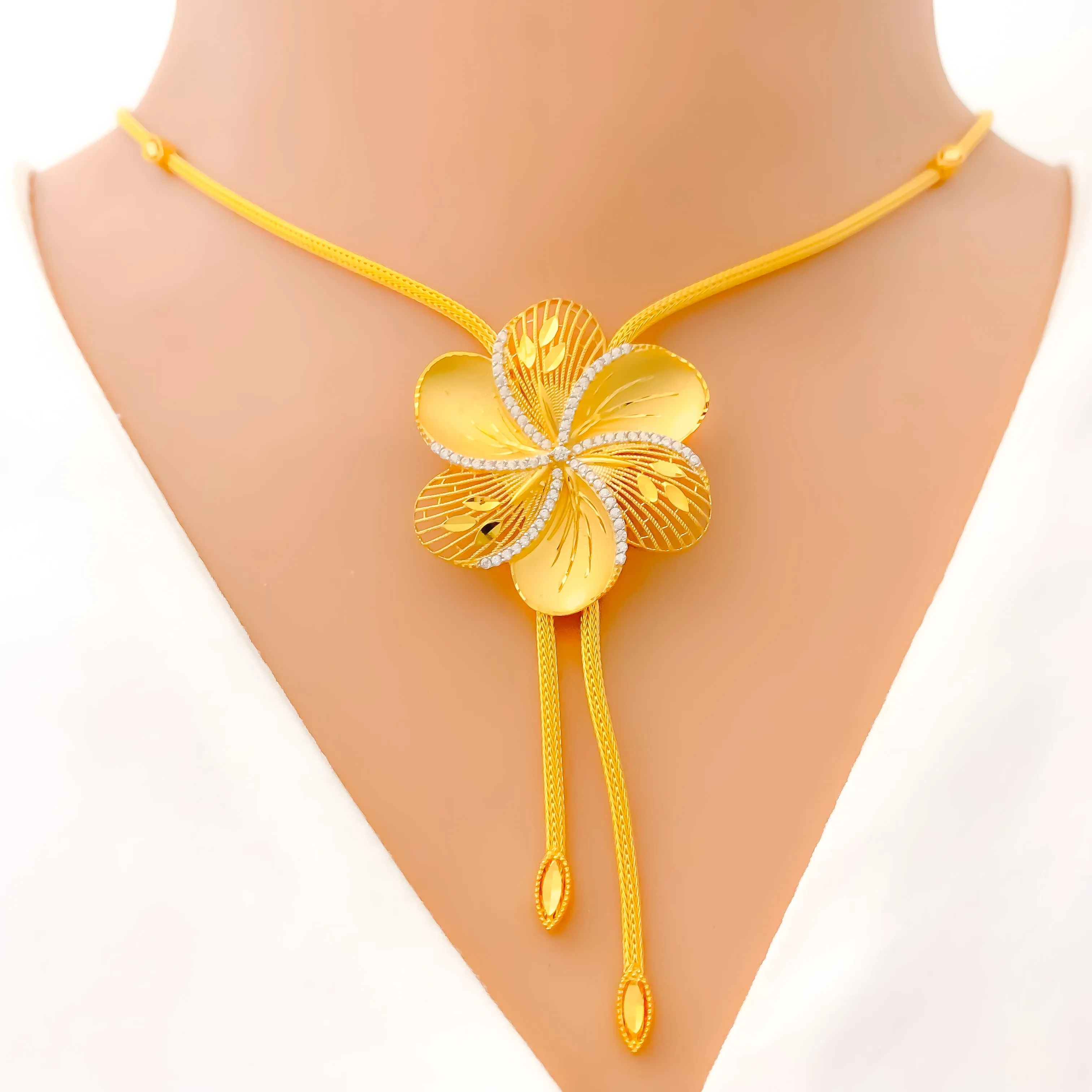 Alternating Satin Finish Floral Necklace Set