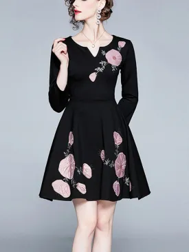 Appliqué Embroidered Three-dimensional Cut Fashion V-neck Dress