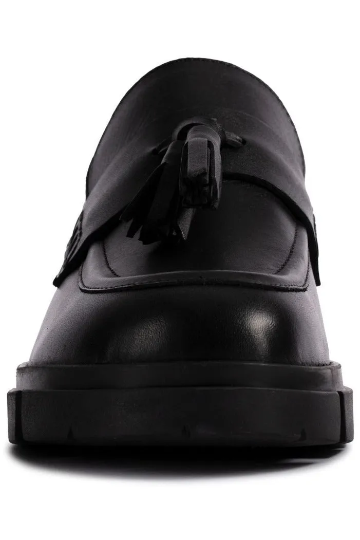 Clarks Teala Loafer in Black leather