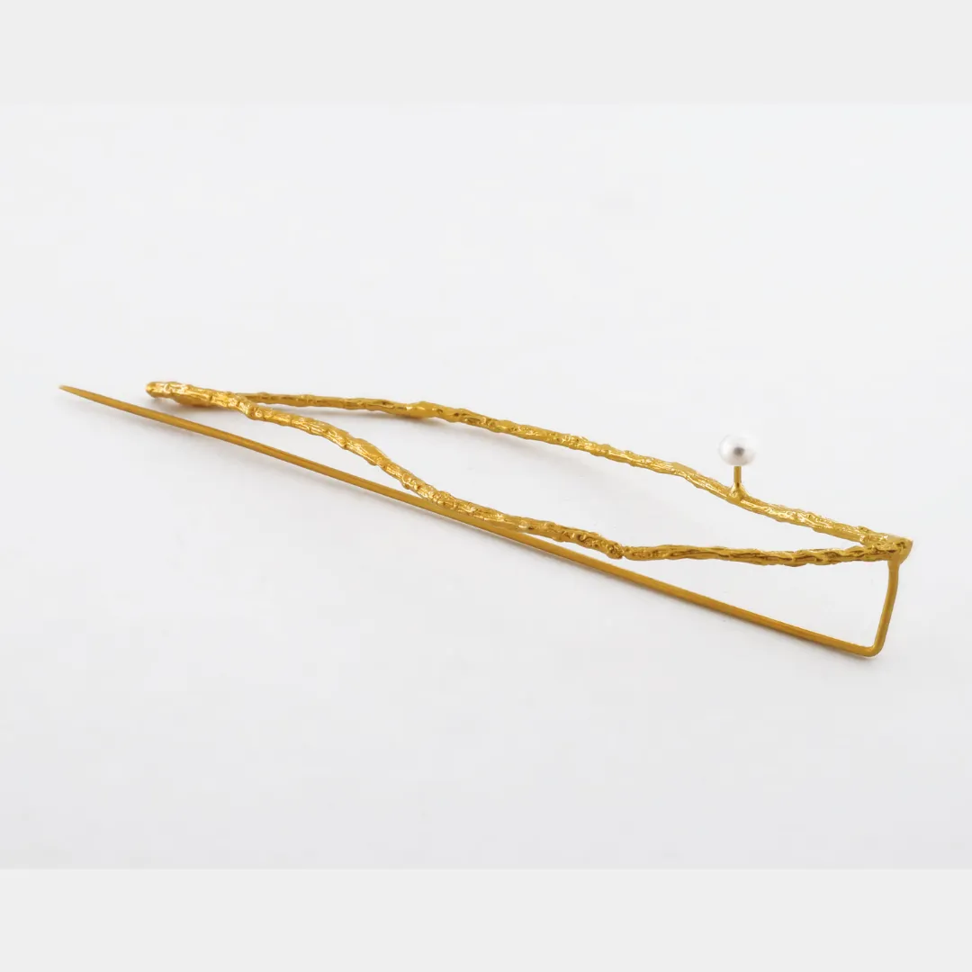 Leaf shaped twigs with fresh water pearl - brooch - silver 925 - gold plated