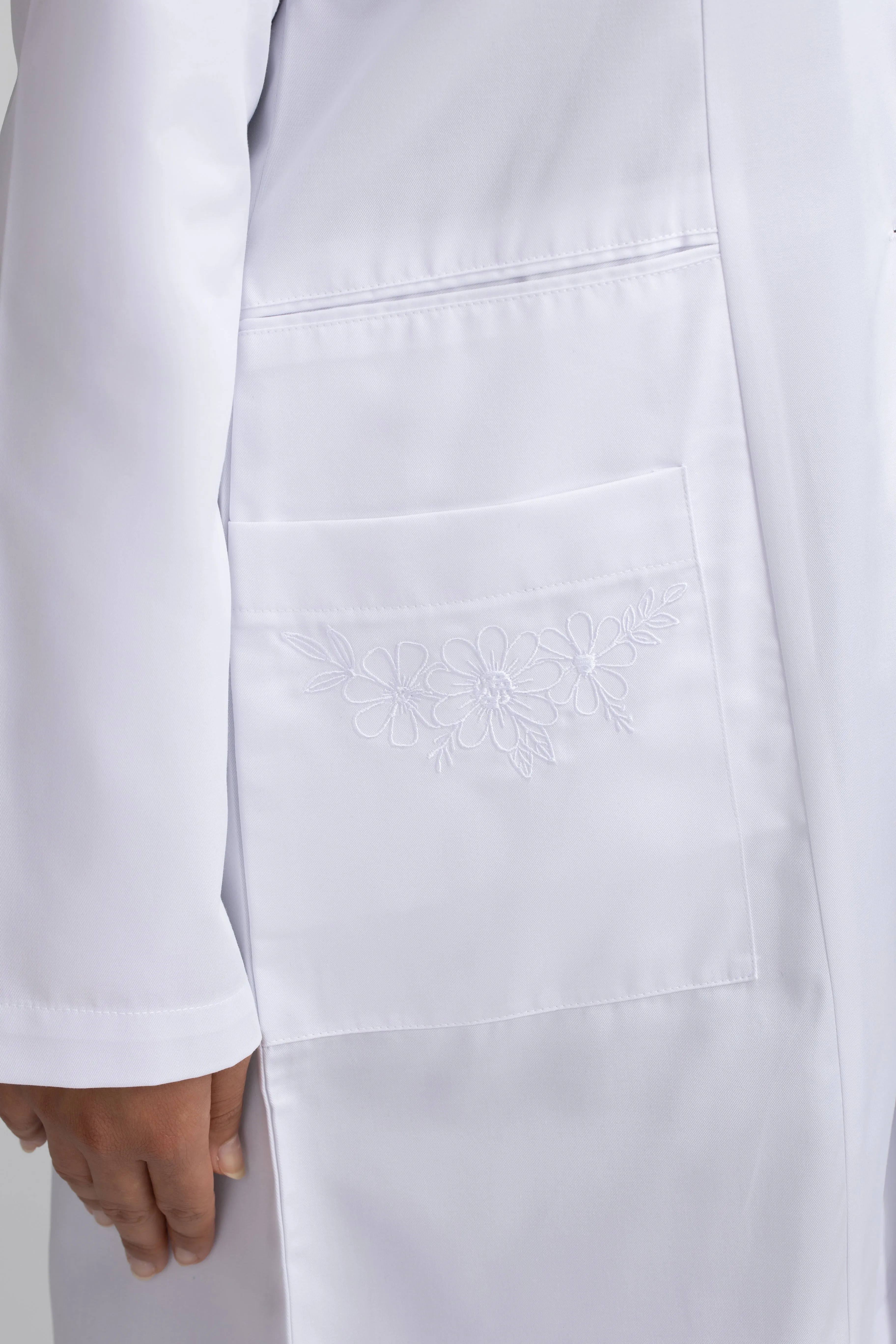 Narjes Women's Embroidered Labcoat